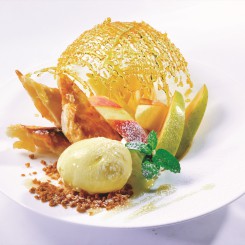 mooon_otm_applepieplate